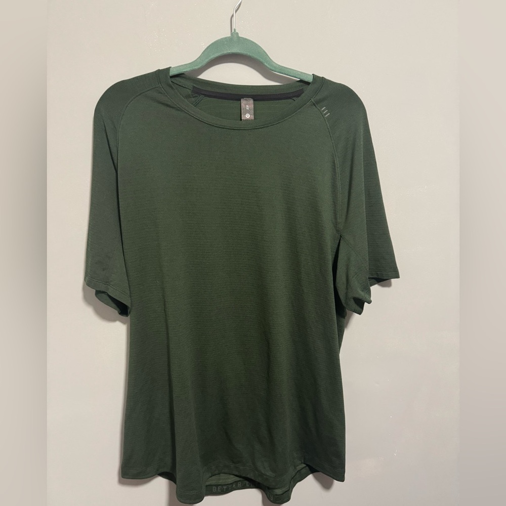 Lululemon Athletica Men’s License to Train shirt. Size XL - Picture 2 of 10